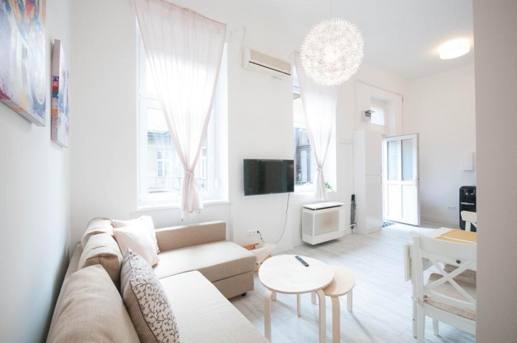 Cs3 Csanyi Apartment Budapest Bagian luar foto